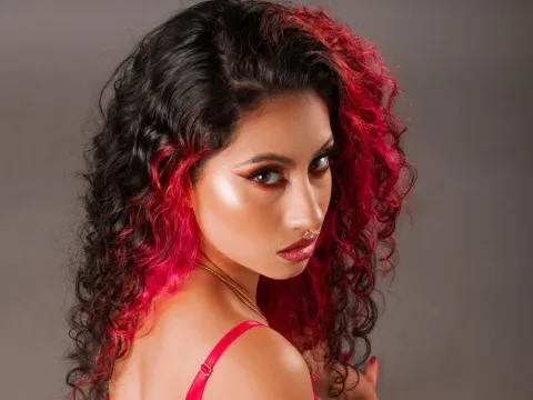 jasmine cam model AishaSavedra